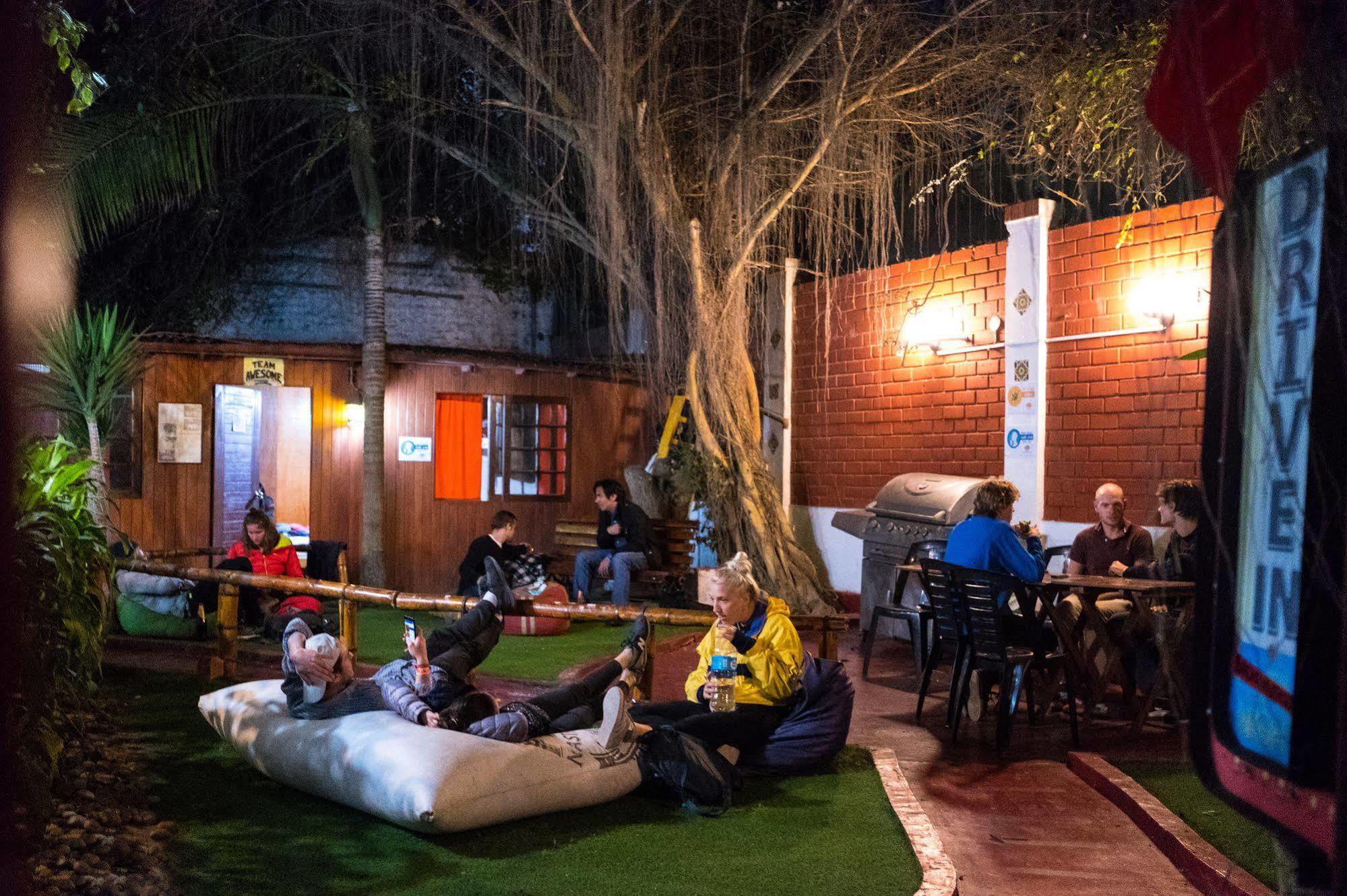 The Point Hostels ليما المظهر الخارجي الصورة
