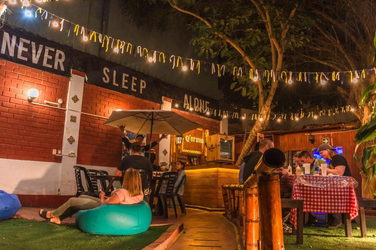 The Point Hostels ليما المظهر الخارجي الصورة