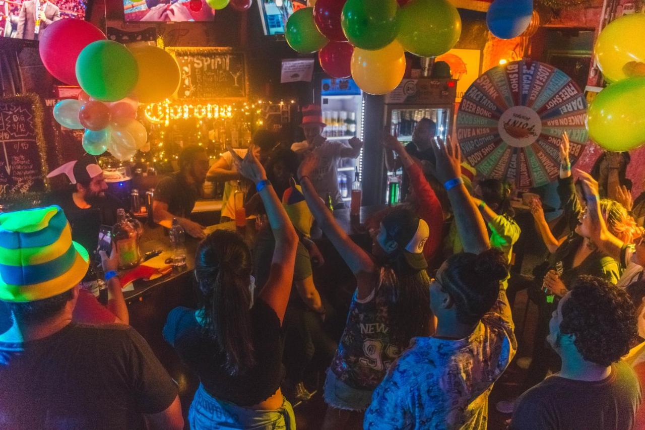 The Point Hostels ليما المظهر الخارجي الصورة