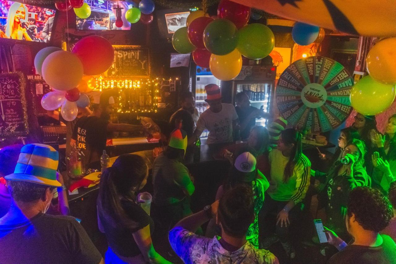 The Point Hostels ليما المظهر الخارجي الصورة